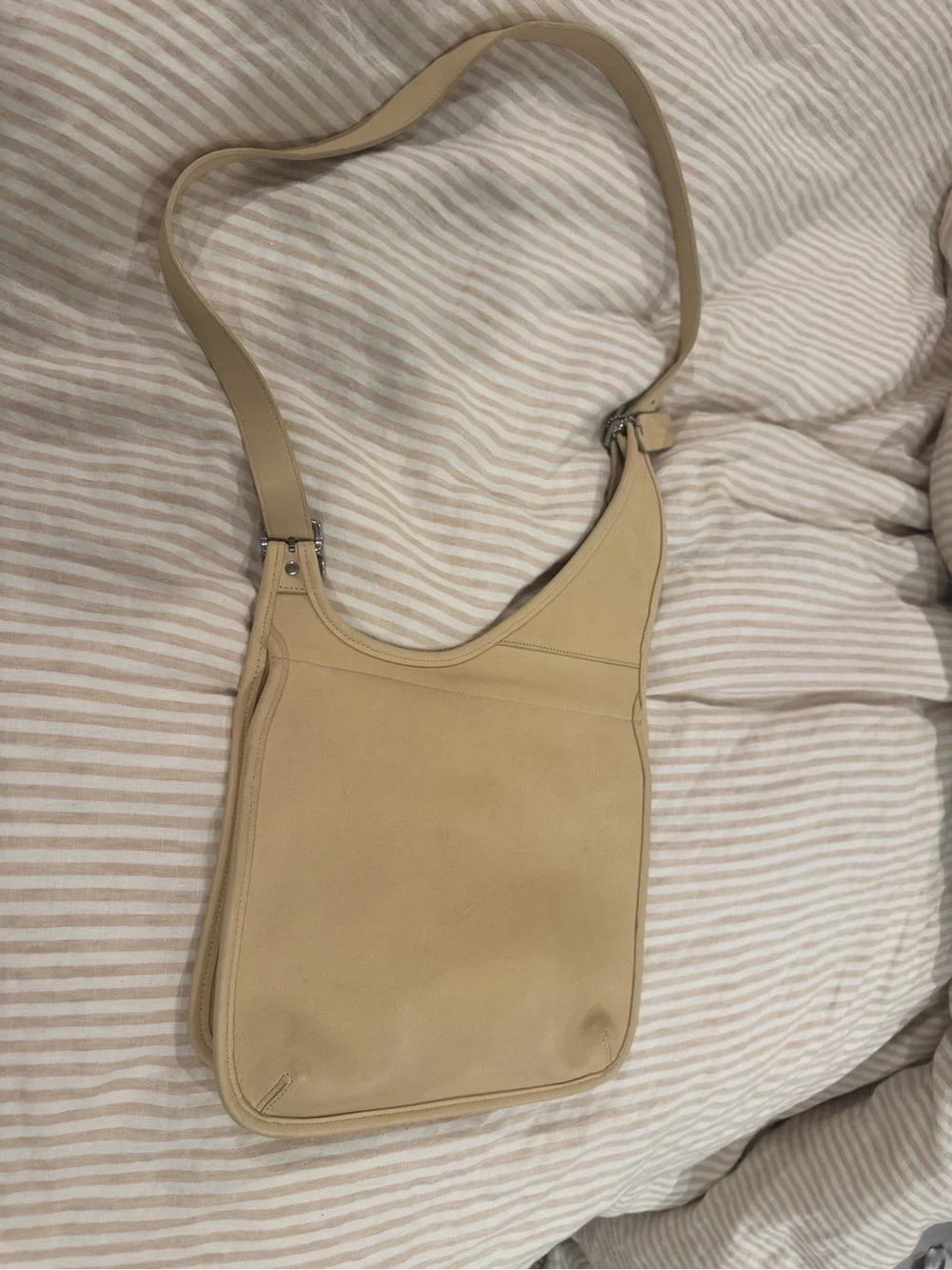 Vintage Coach Slim Hippie 9404 Bag in Cream